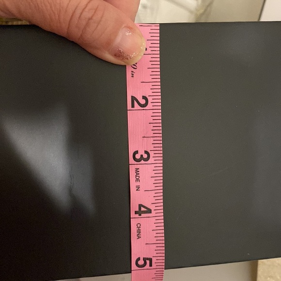 Chanel Gift Box Holiday 2023 see all photos - Picture 11 of 15